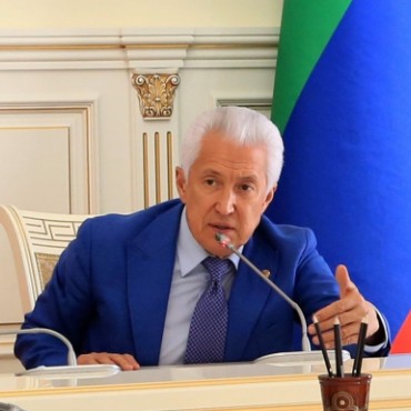 Владимир Васильев провел совещание Оперативного штаба по недопущению распространения коронавирусной инфекции